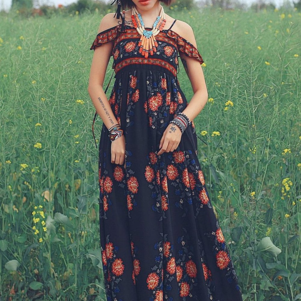 Long Black floral sundress Sz M New w/ Tags